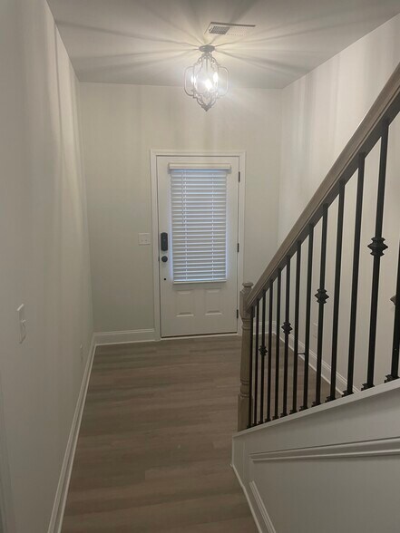 Building Photo - 431 Stovall Pl