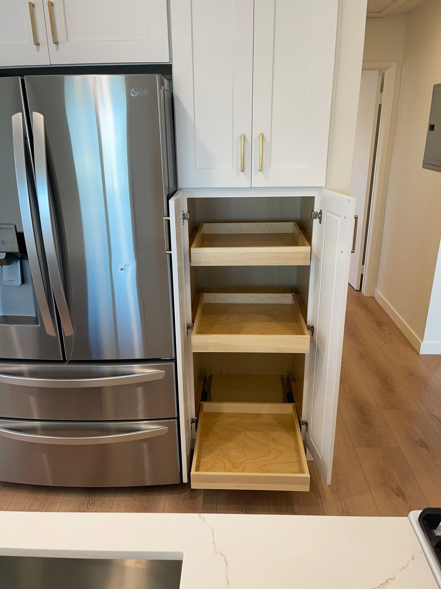Pull-out drawers for easy access to pots and pans. - 1039 6th St