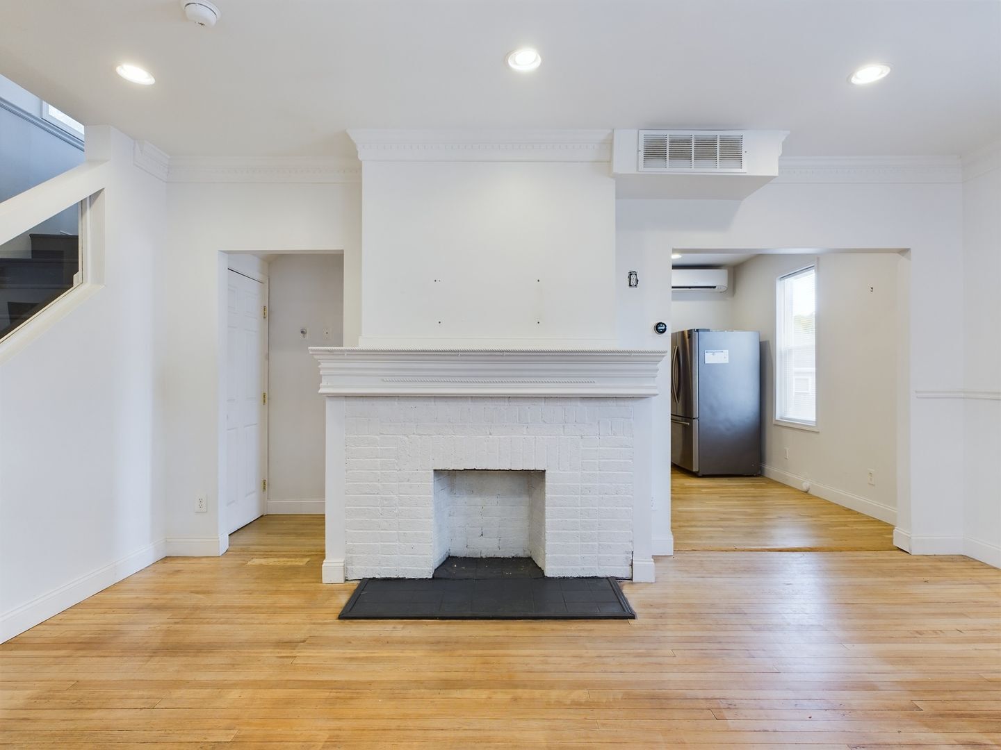 Building Photo - 3313 Cliff Ave