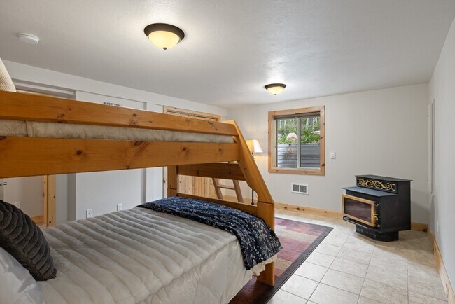 Building Photo - 4801 Conifer Dr