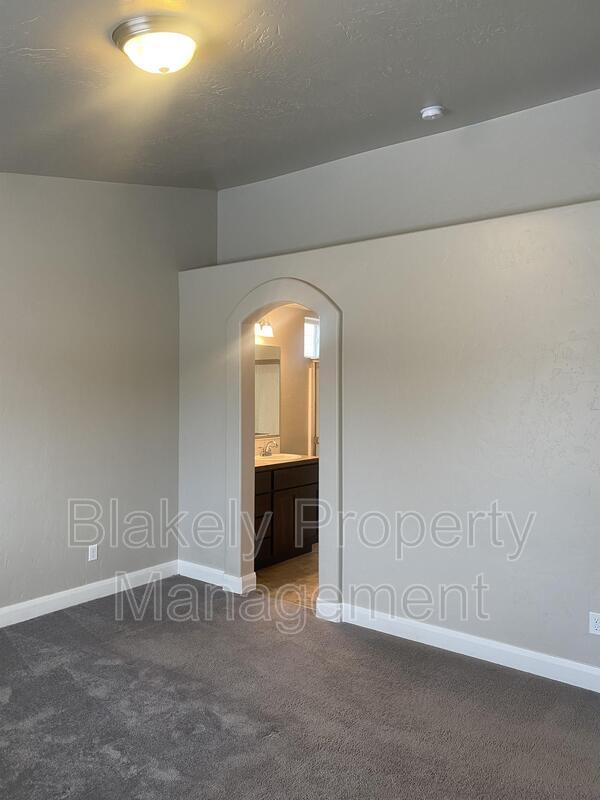 Building Photo - 1476 W Soldotna Dr