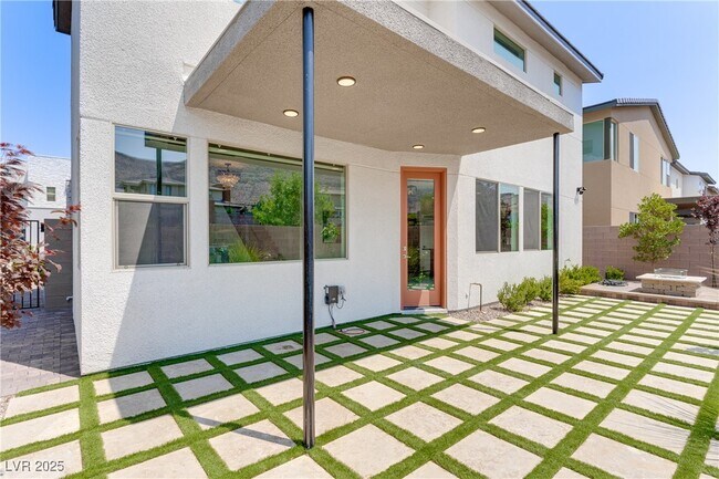 Building Photo - 6333 Redstone Hls Dr