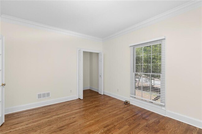 Building Photo - 5941 Wilbanks Dr