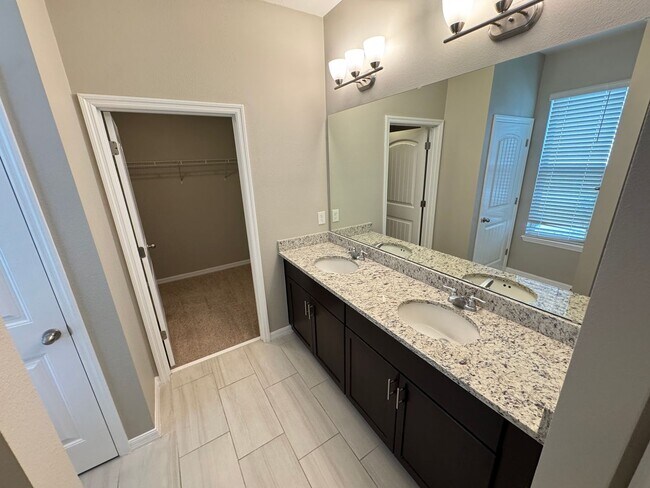 Building Photo - GORGEOUS 3 Bd/2.5 Ba in Winter Garden!!