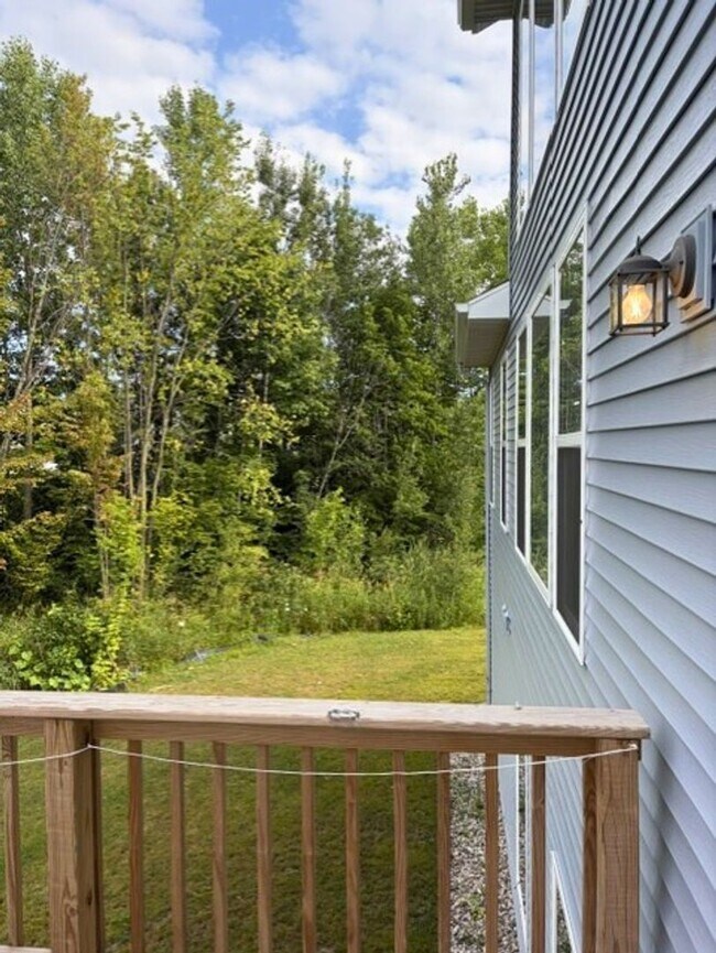 Building Photo - 5961 Claymont Ct SE