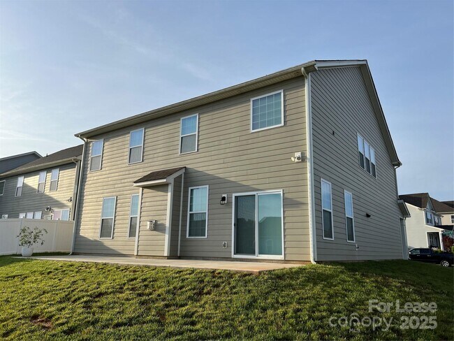 Building Photo - 196 Longleaf Dr