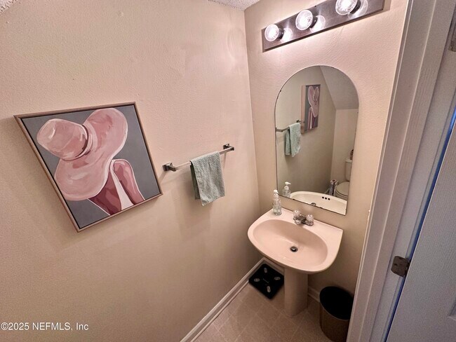 Building Photo - 12311 Kensington Lakes Dr