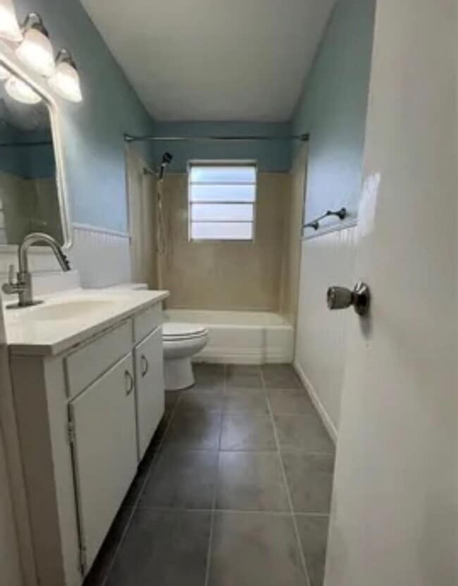 Building Photo - Housing voucher Accepted!