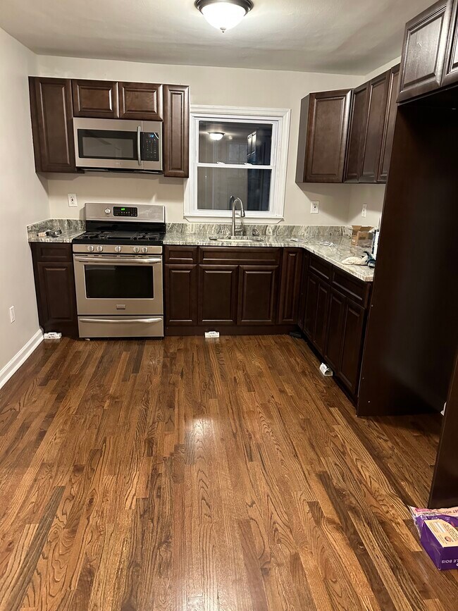 Building Photo - 64 40th St