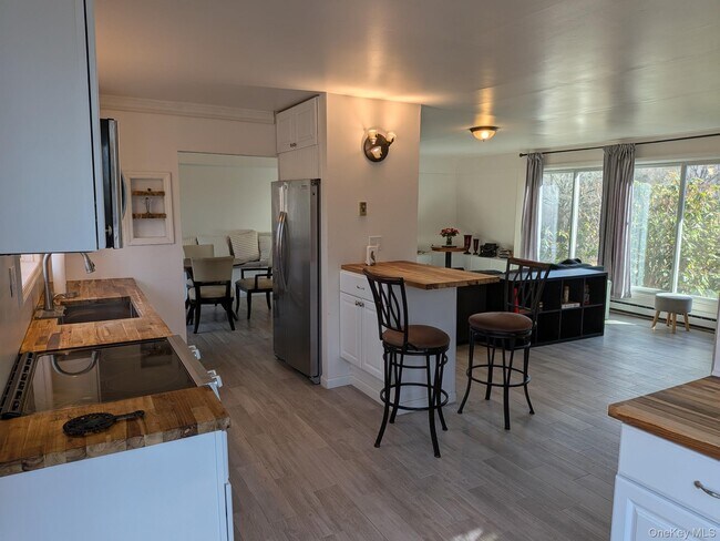 Building Photo - 37 Hill Rd