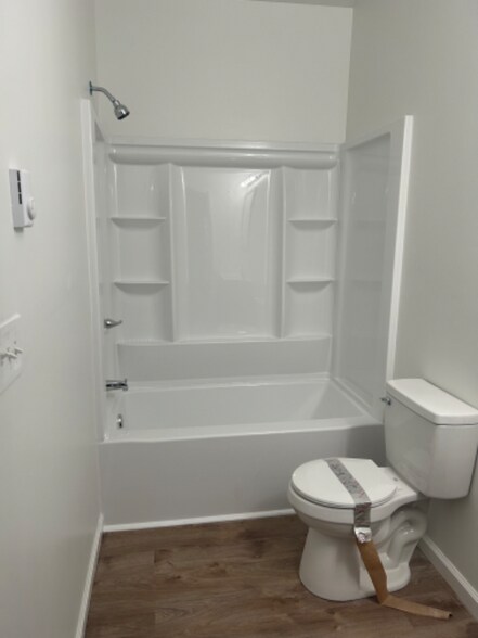 Building Photo - 346 Madison Ave