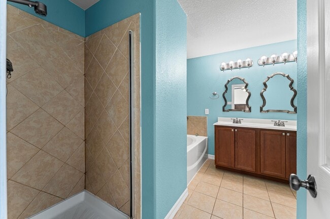 Building Photo - 18714 Walden Glen Cir