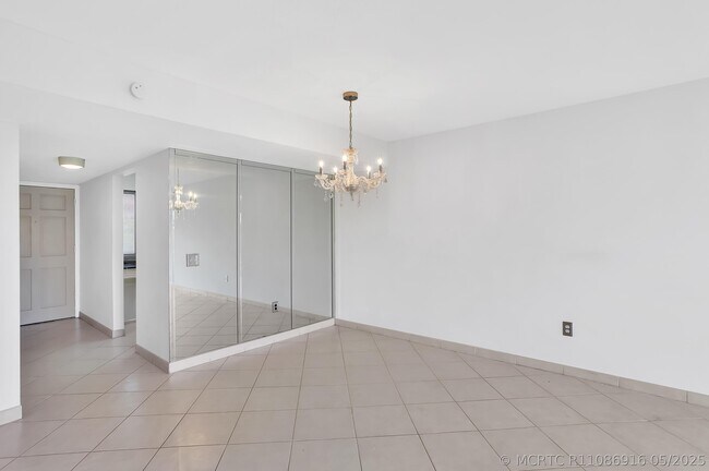 Building Photo - 4290 Deste Ct