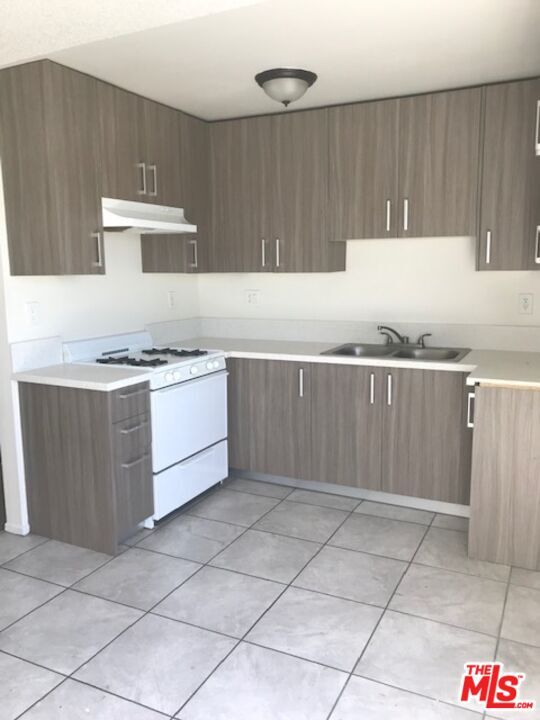 Building Photo - 7756 Laurel Canyon Blvd