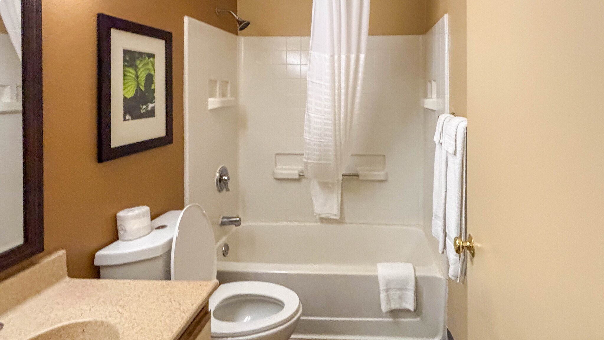 Building Photo - 530 Woods Lake Rd