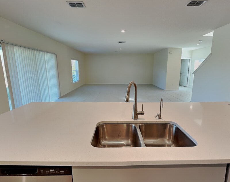 Building Photo - 3880 Fescue St