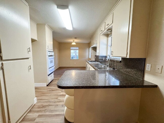 Building Photo - 3 Bedroom, 2 Bathroom Home in Kennedale