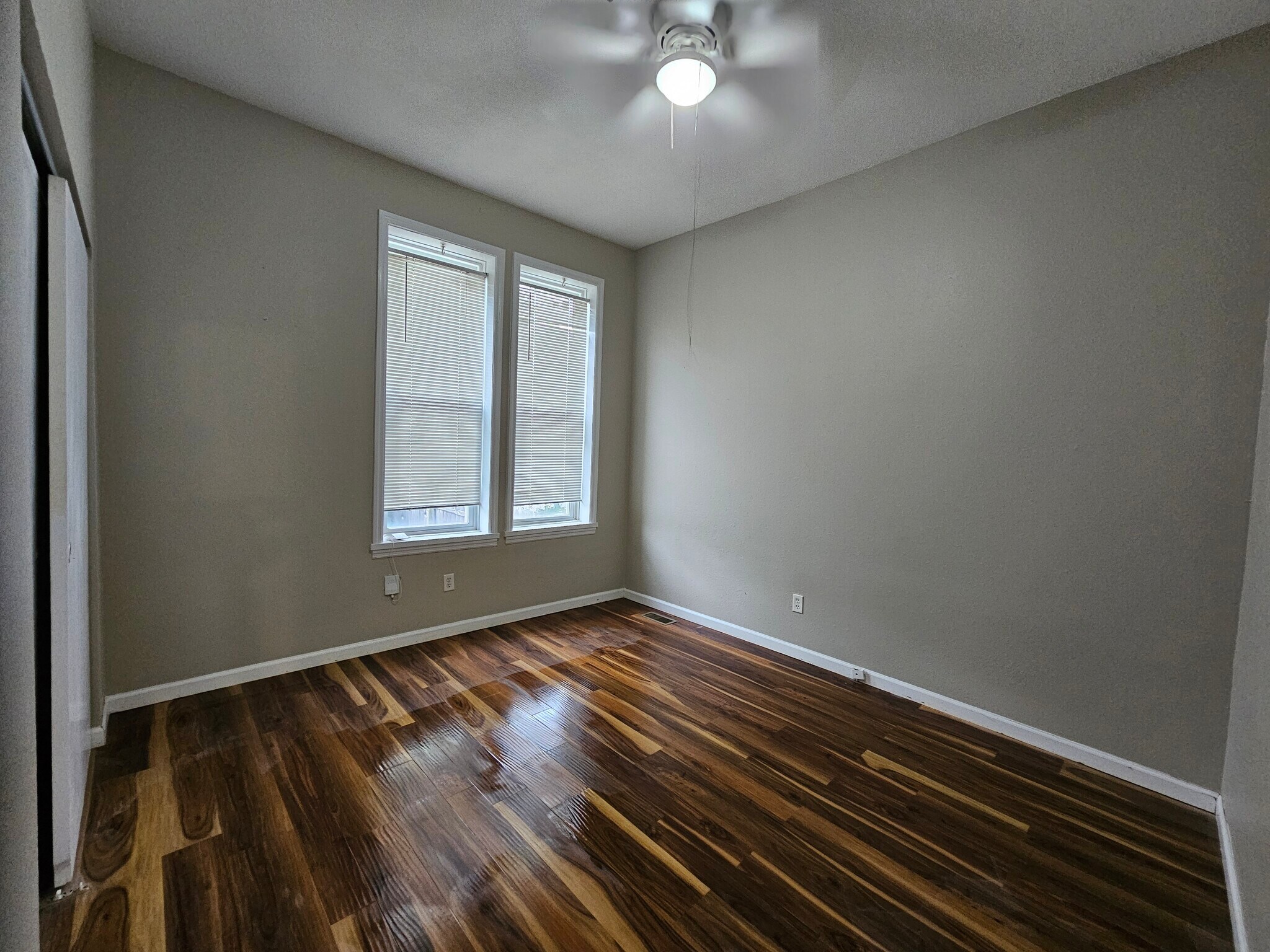 Large Bedroom - 2605 Arkansas Ave