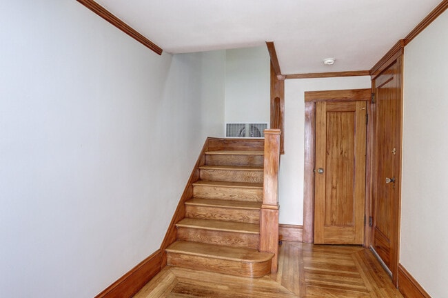 Building Photo - Charming Outer Sunset 2 bed / 1 bath home ...