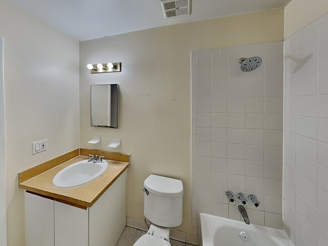 Building Photo - 1717 Michigan Ave