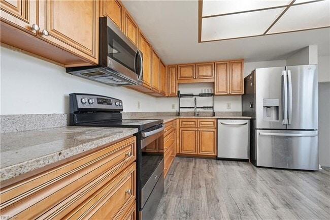 Building Photo - 912 Amherst Ln