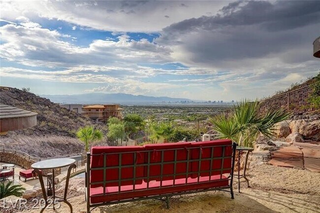 Building Photo - 1608 Liege Dr