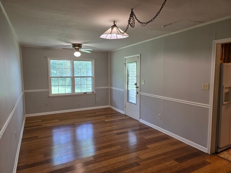 Building Photo - 906 Woodall Ln NW