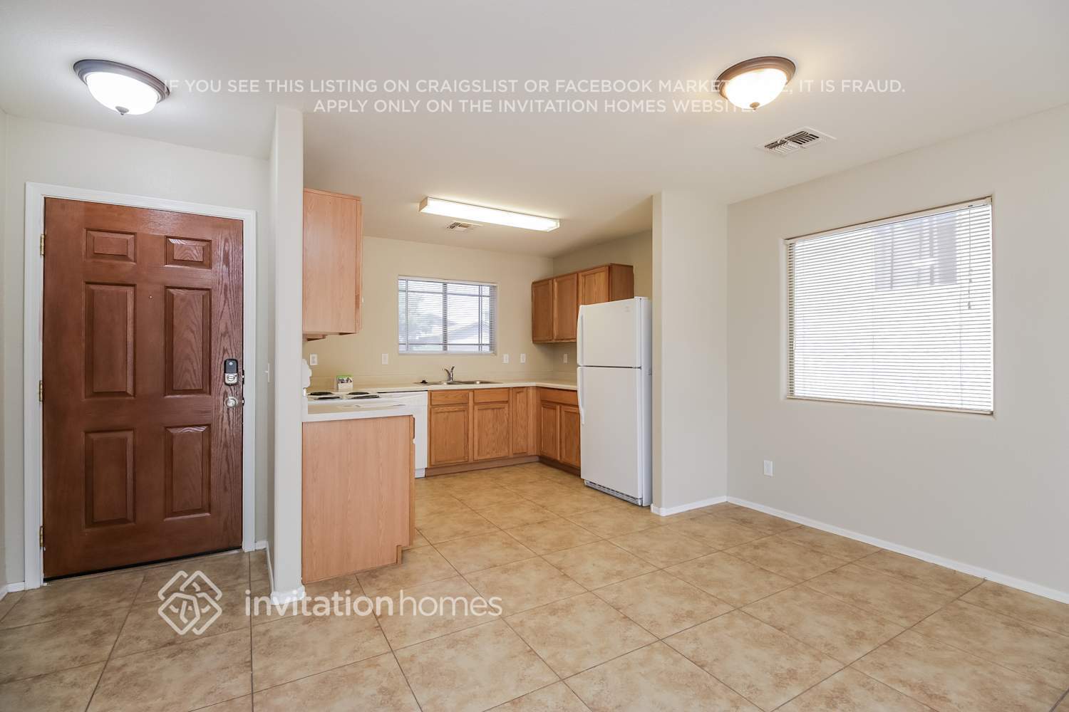 Building Photo - 1715 E Desert Moon Trail