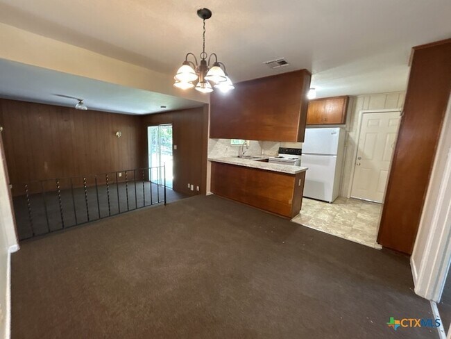 Building Photo - 310 Prather Dr