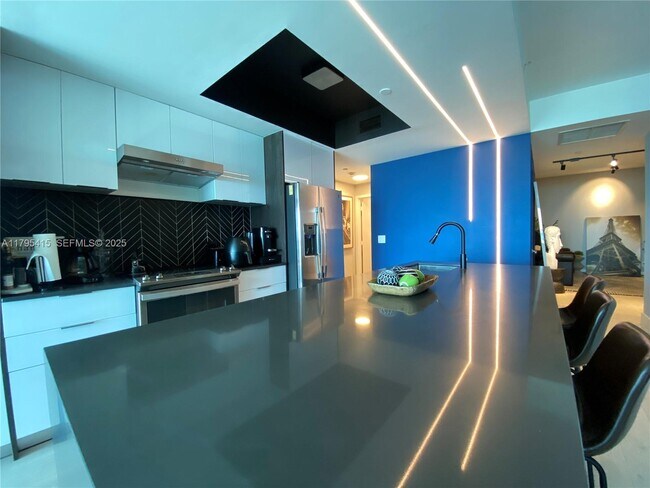 Building Photo - 888 Biscayne Blvd