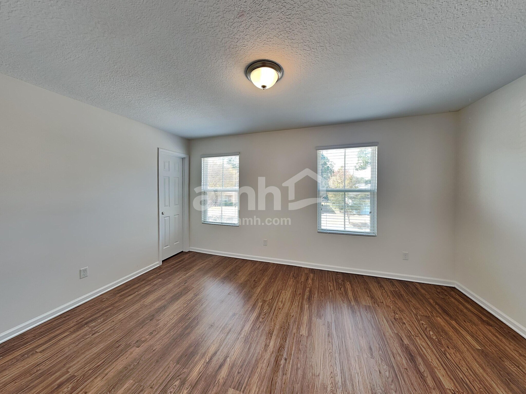 Building Photo - 221 W Jayce Wy