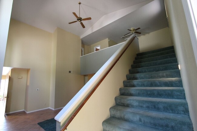 Building Photo - Price Improvement! Charming 2-Bedroom Town...