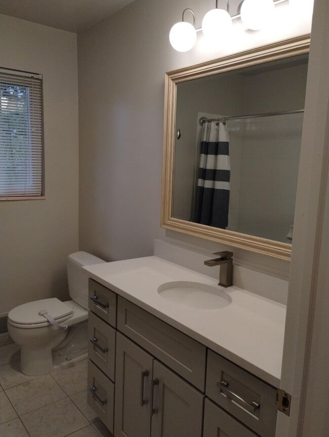 Building Photo - Coming Soon!! Stunning Bonneville Hills 3b...