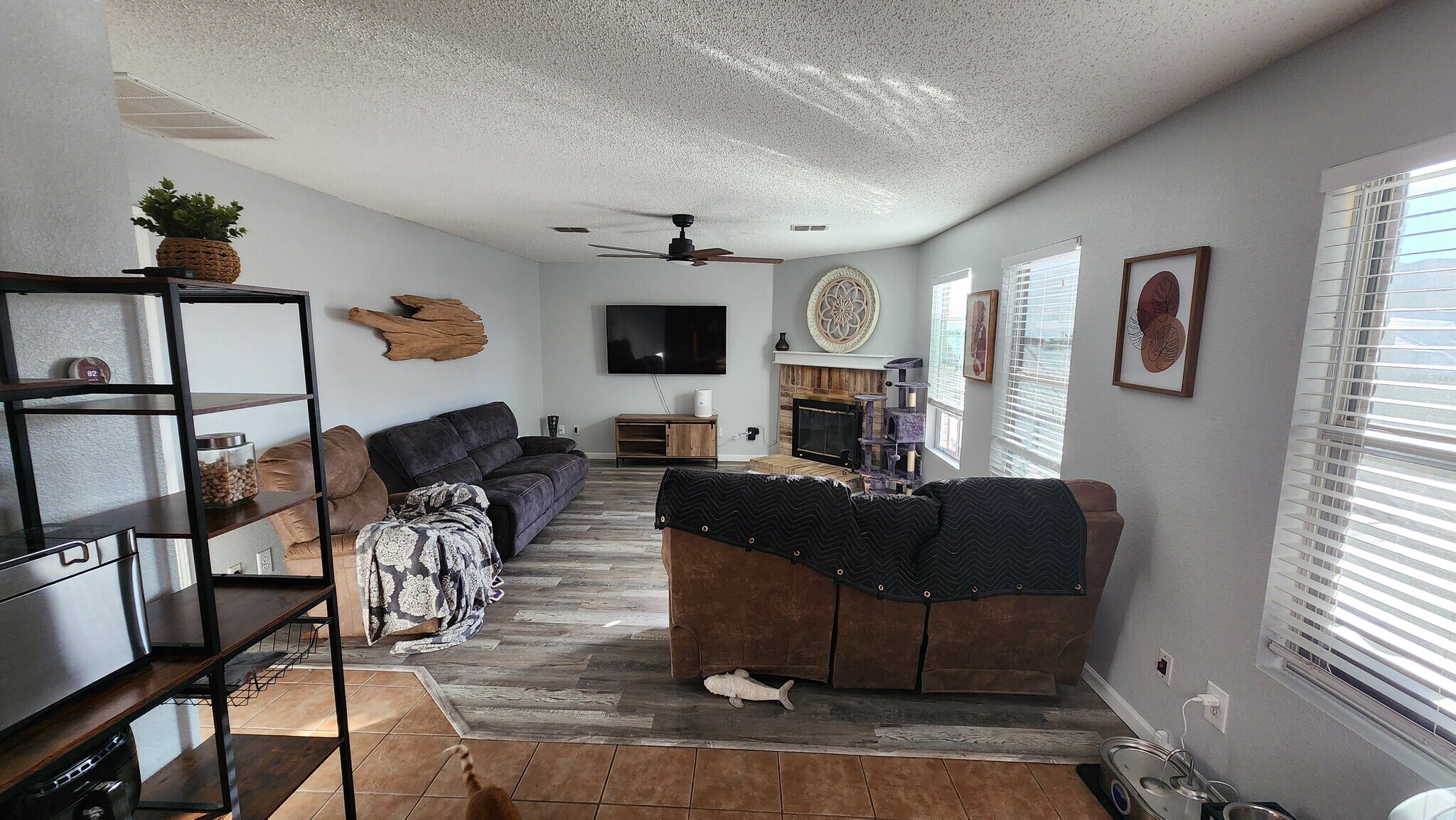 Building Photo - 16125 Hollyhill Ct