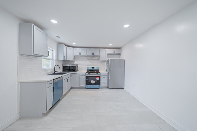 Building Photo - 825 Market St