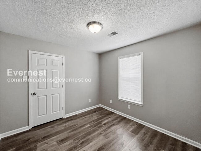 Building Photo - 6534 Valerie Dr