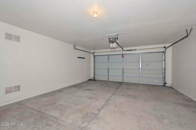 Building Photo - 13101 W Indianola Ave