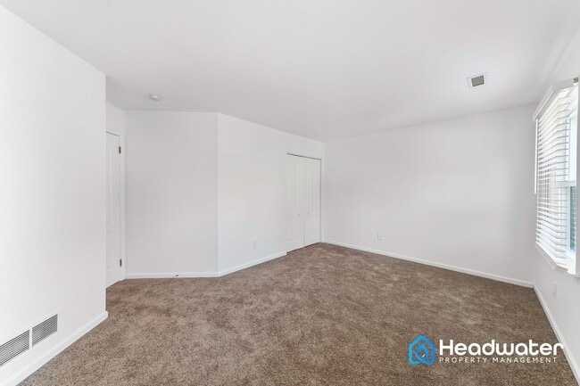 Building Photo - House for Rent in Coatesville