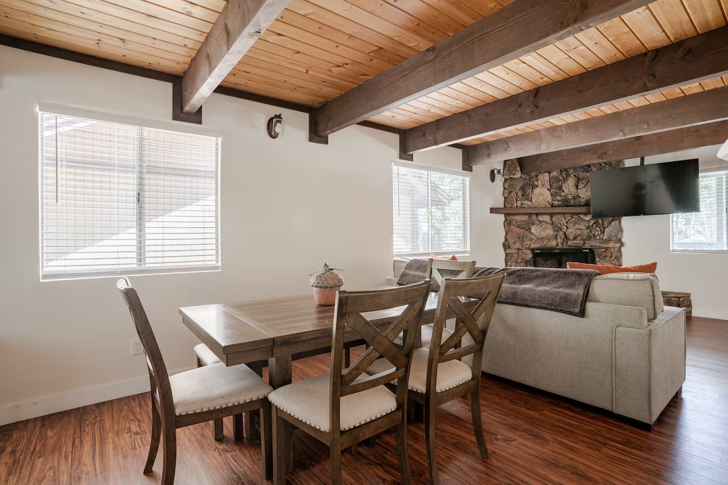 Building Photo - 336 Spruce Ln