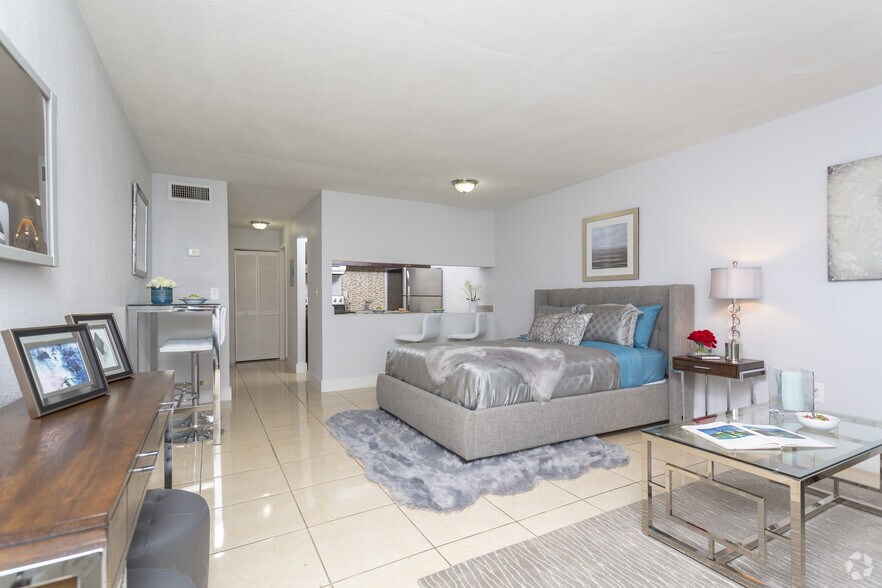 Lake House Apartments 2601 NW 207th St Miami Gardens FL 33056