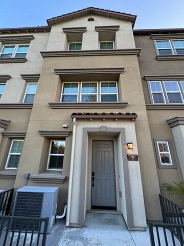 Building Photo - 1340 Civic Center Dr