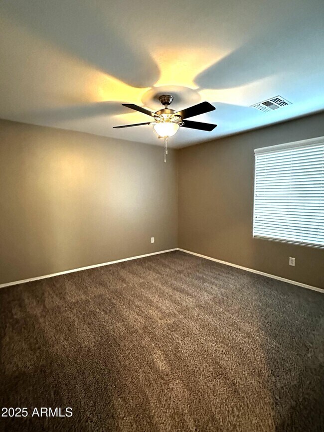 Building Photo - 11053 E Roselle Ave