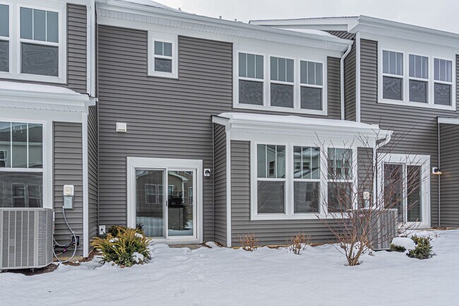 Building Photo - 5918 Hawkweed Dr