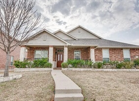 Building Photo - 1323 Luverne Dr