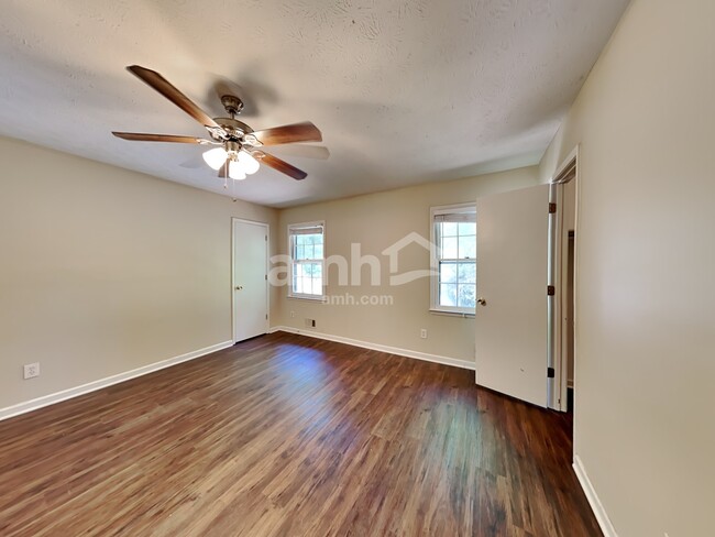 Building Photo - 5157 Parkview Ct SW