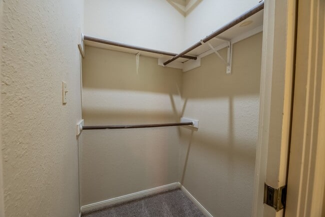 Building Photo - Robbins Place #208