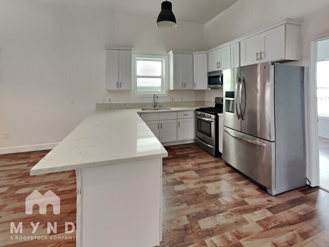 Building Photo - 1064 30th St
