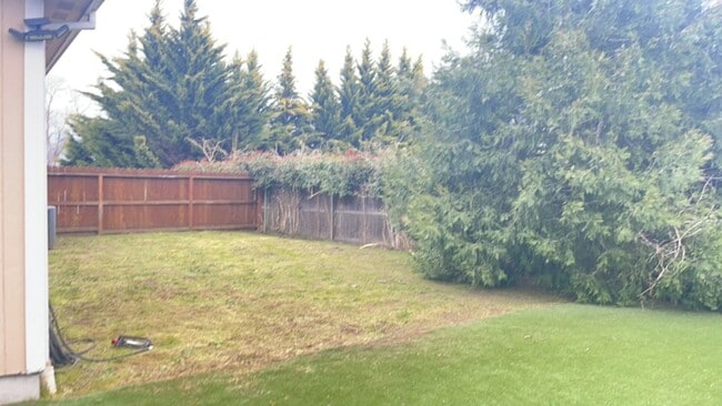Building Photo - Open Floor plan 2 Bed 2 Bath Close to Down...