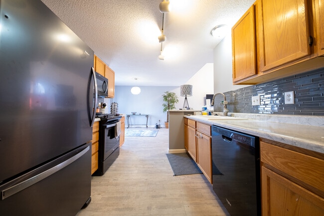 Building Photo - 1039 Fillmore Cir NE