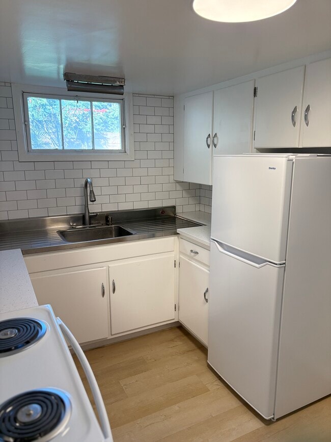 Building Photo - Alisha’s House Unit B